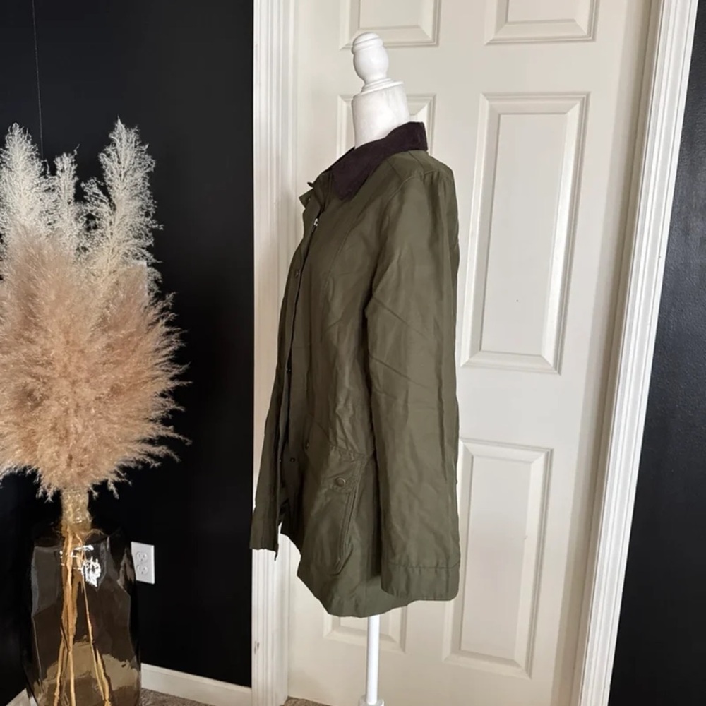 Land’s End Women's Waxed Cotton Utility Barn Coat in Country Green 
size Medium - Picture 7 of 12